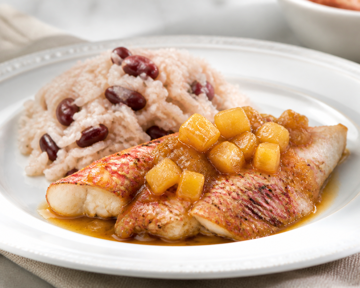 Pargo Cubano al Mojo de Piña Asada con Arroz de Coco y Habichuelas Coloradas