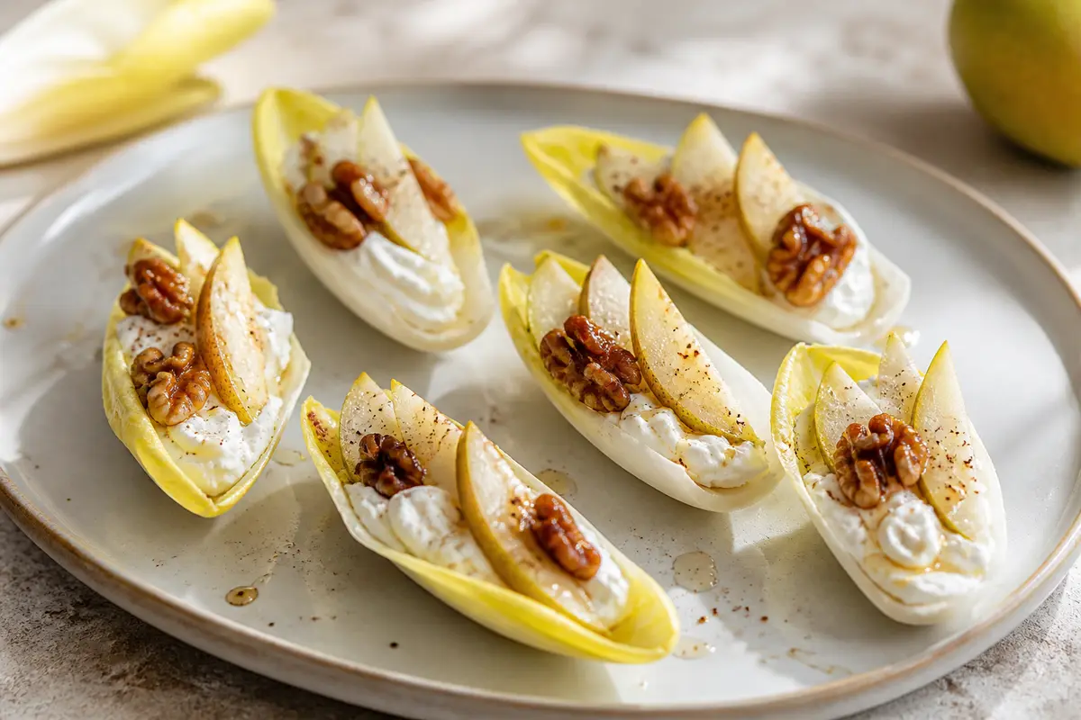Endibias rápidas con crema de feta batido, pera y nuez especiada